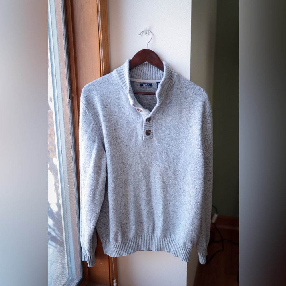 Gray Men’s IZOD sweater